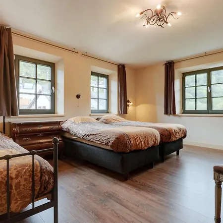 Landhaus Waldeifel - 18 Personen Ferienhaus *